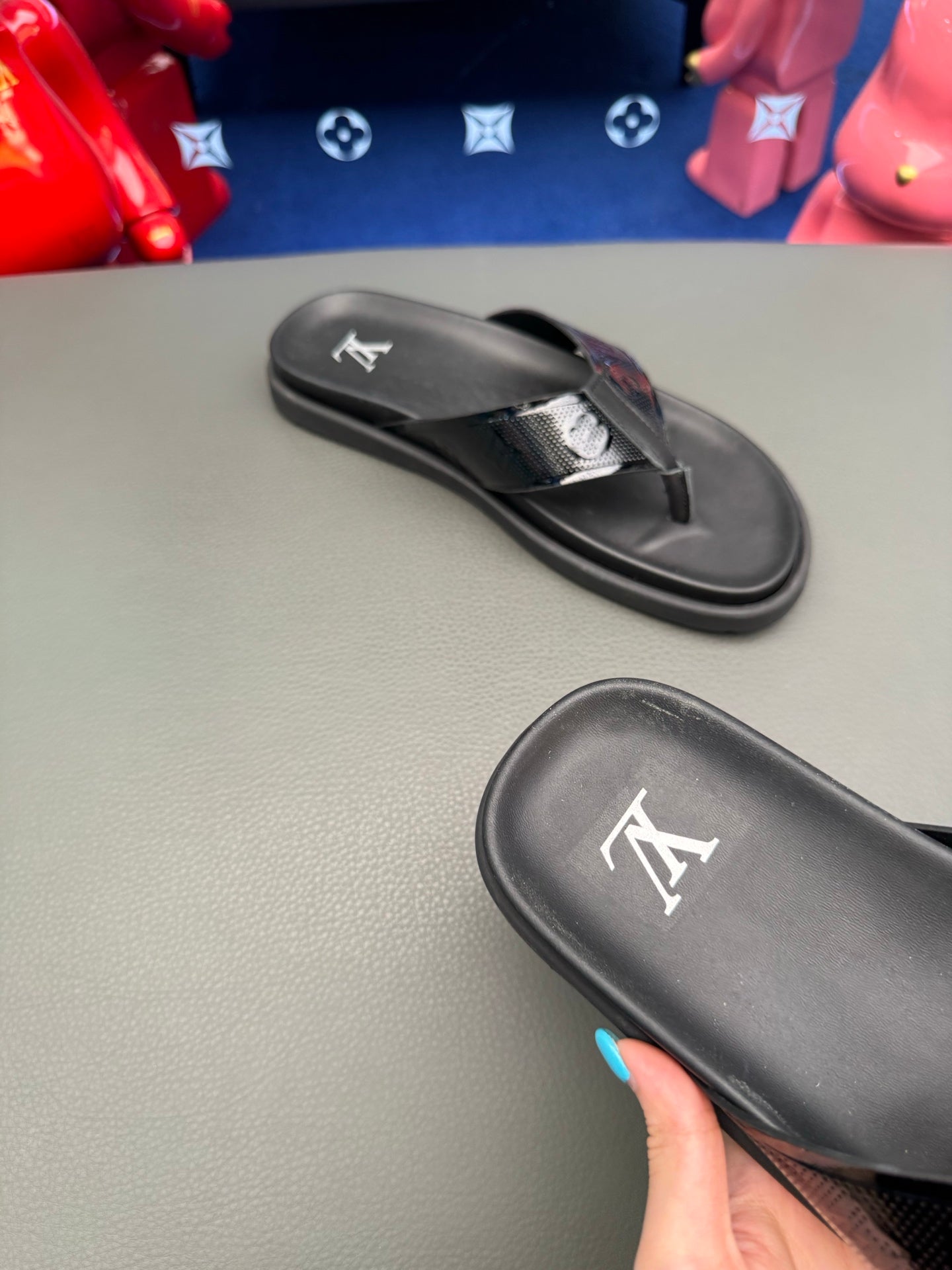 LV slides