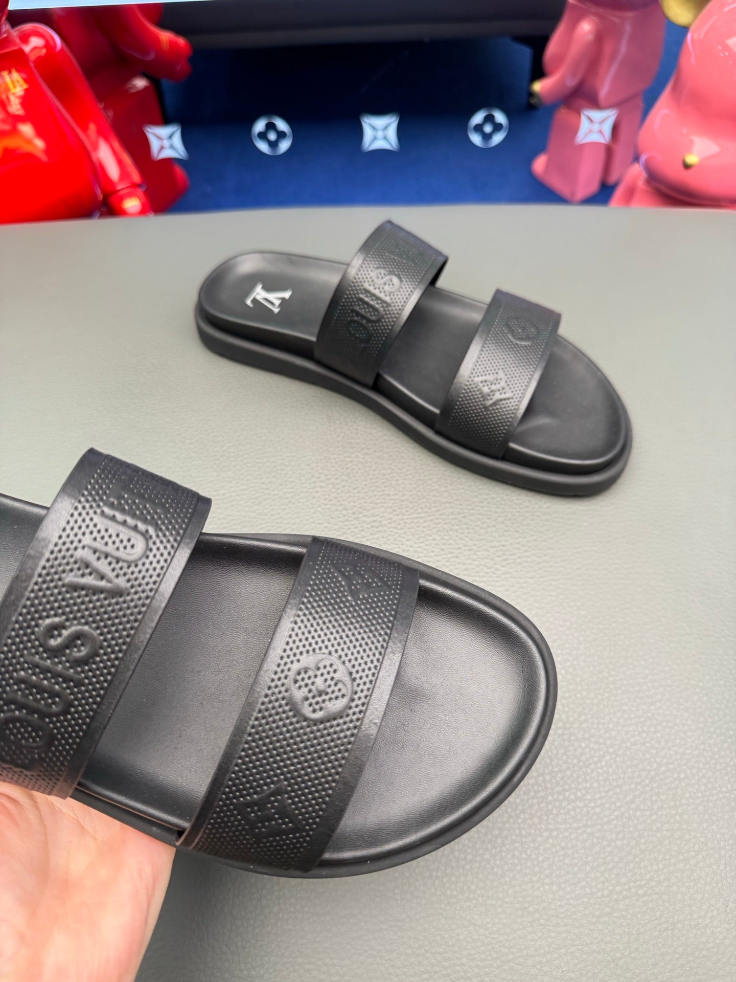 LV slides