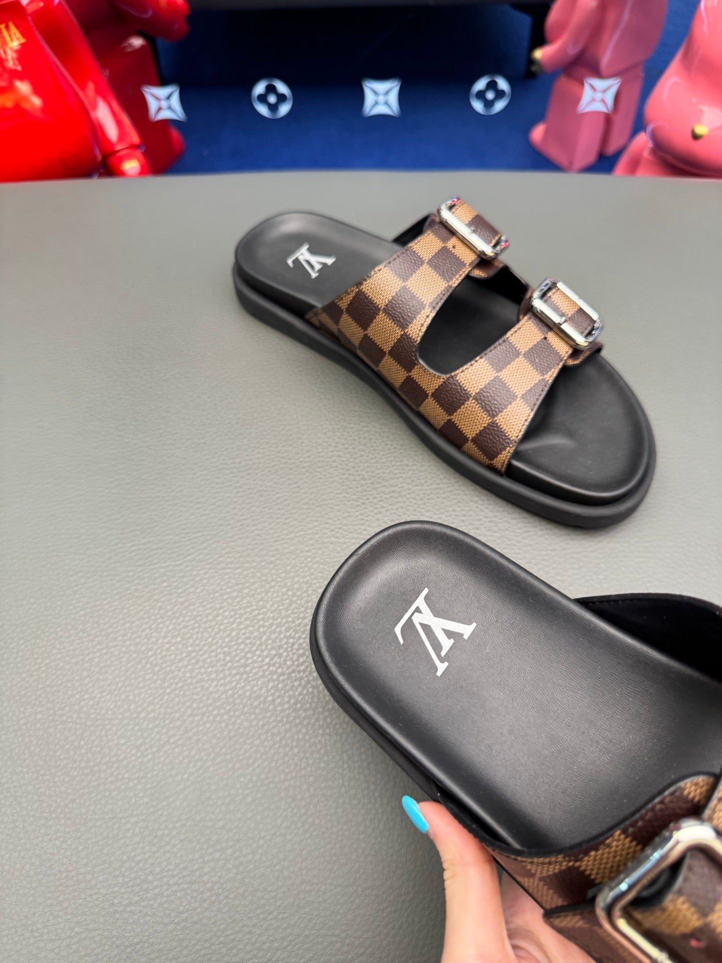 LV slides
