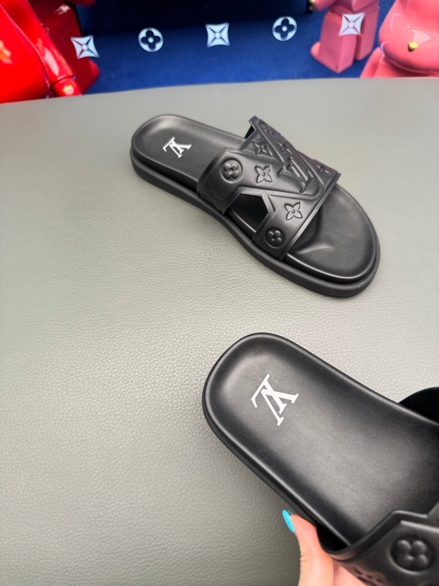 LV slides