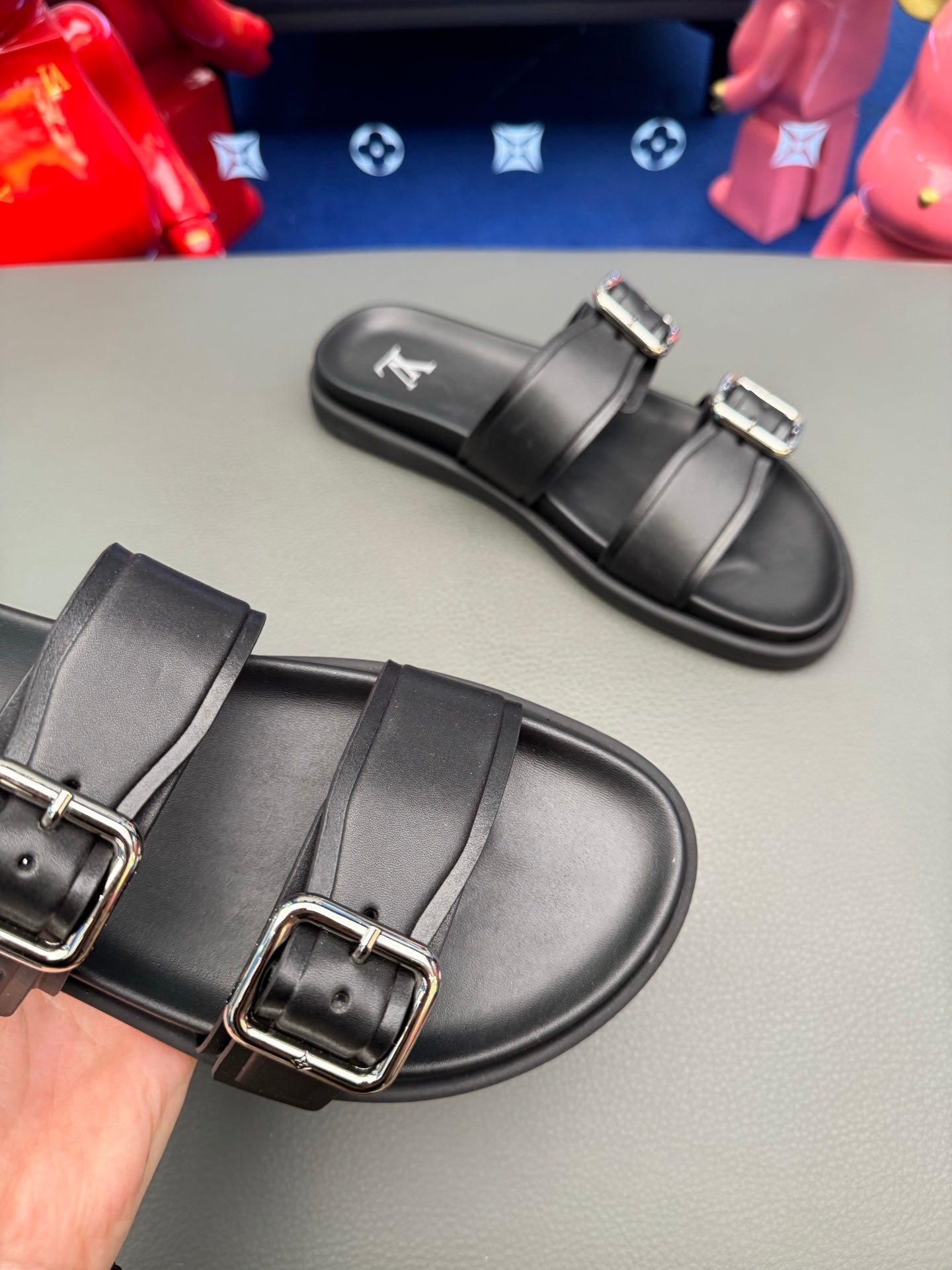 LV slides