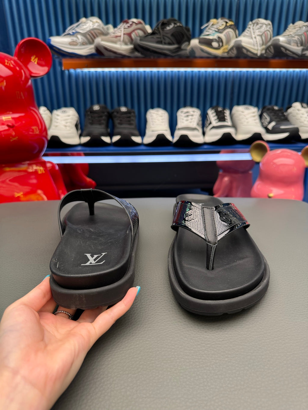 LV slides