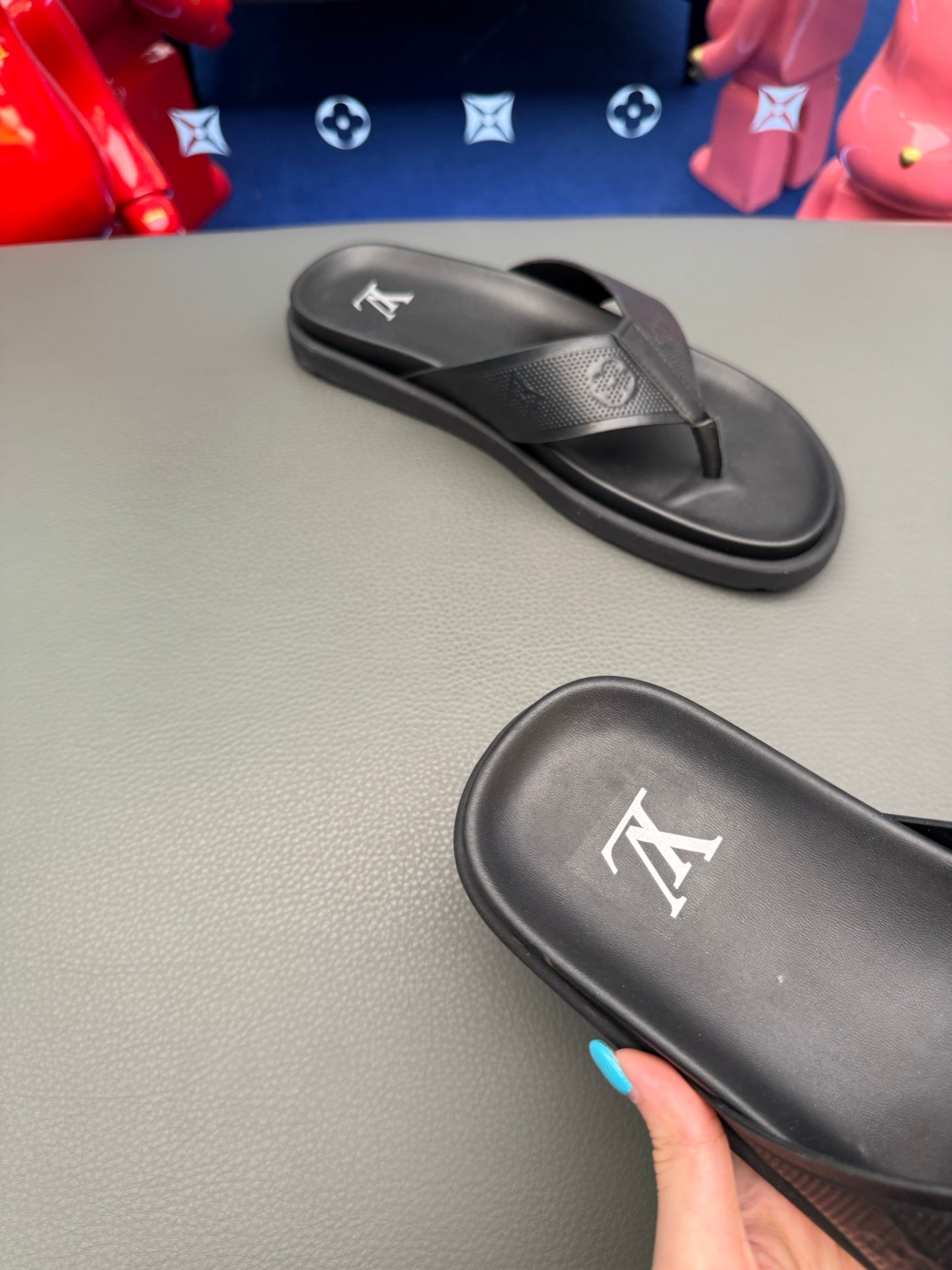 LV slides