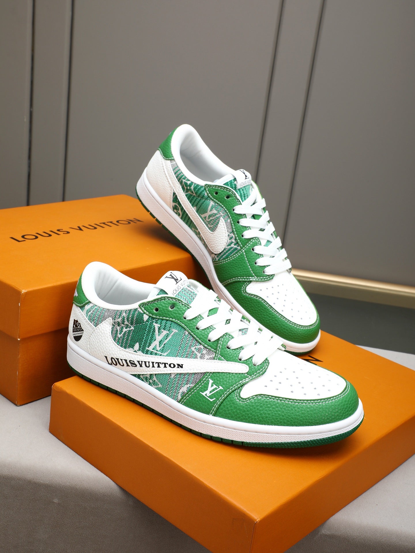 PP420 LV x Nike