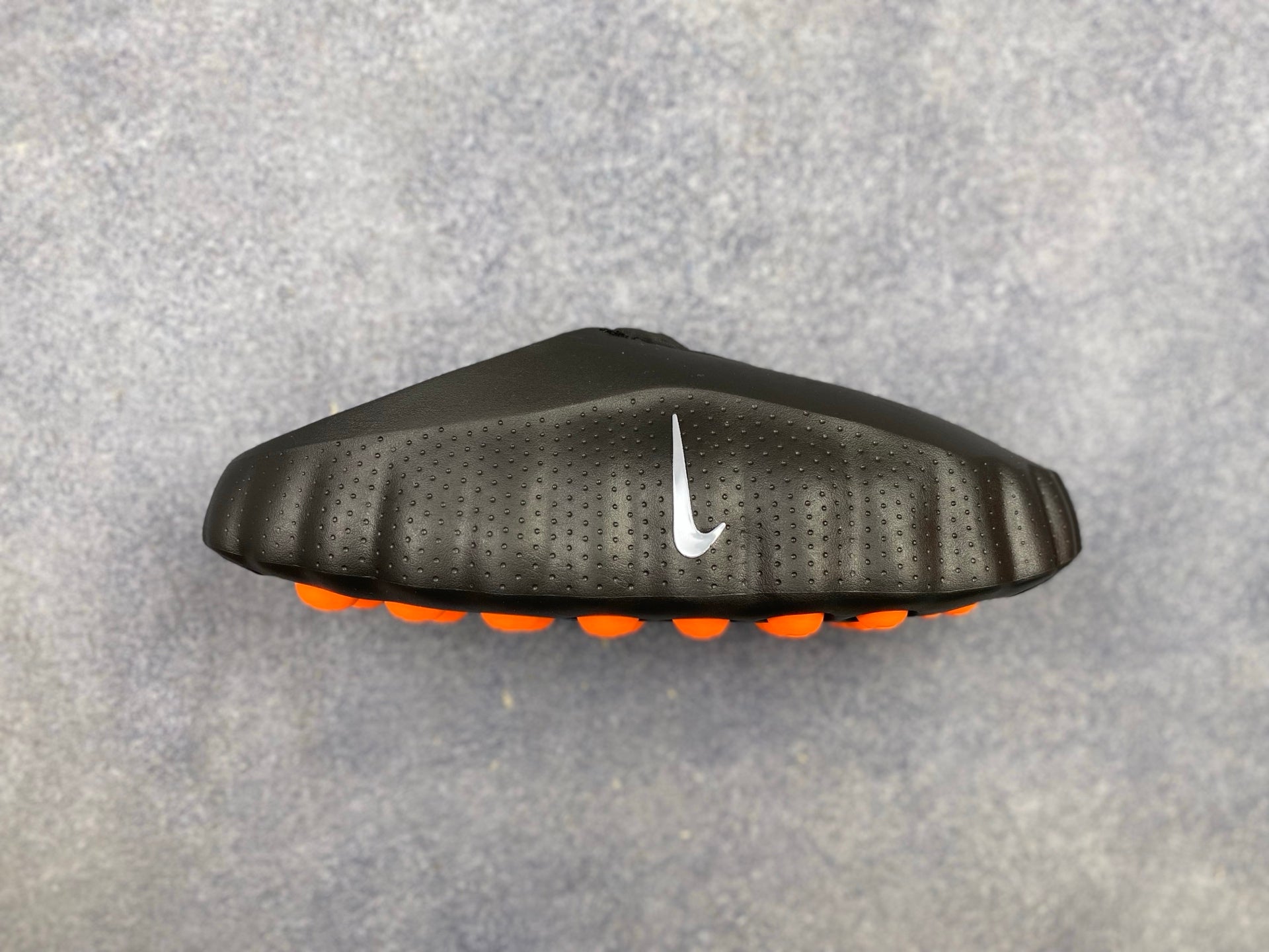 Nike Mind 001