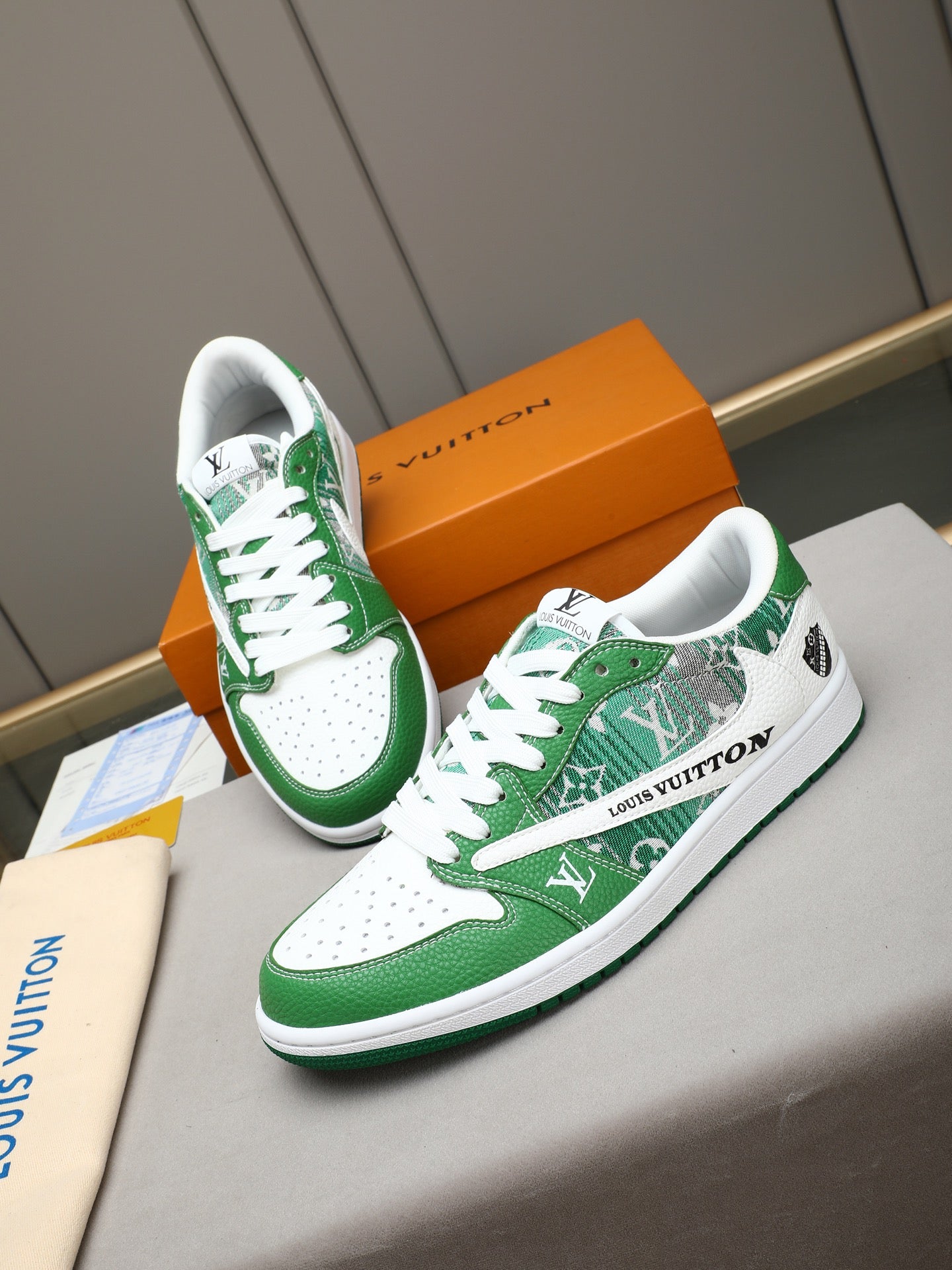 PP420 LV x Nike