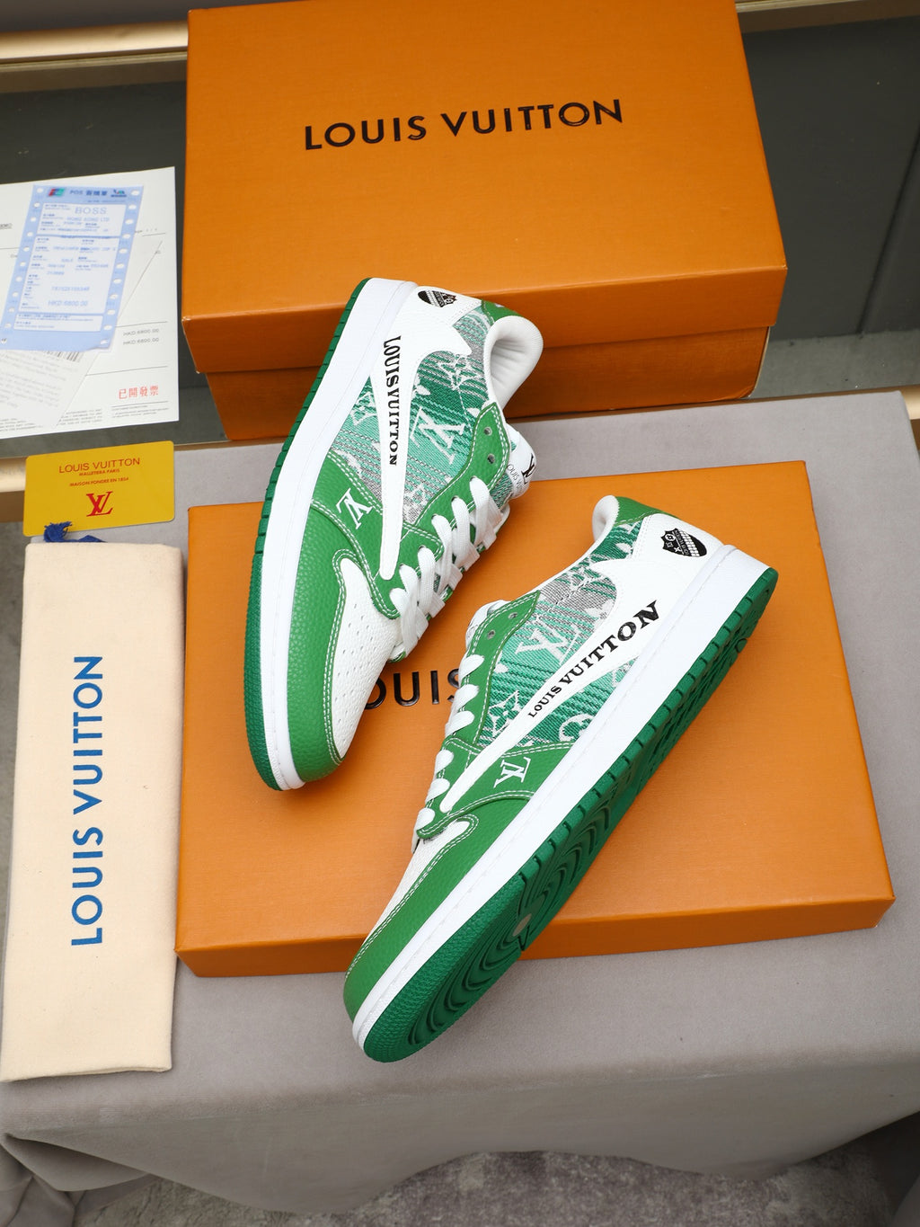 PP420 LV x Nike