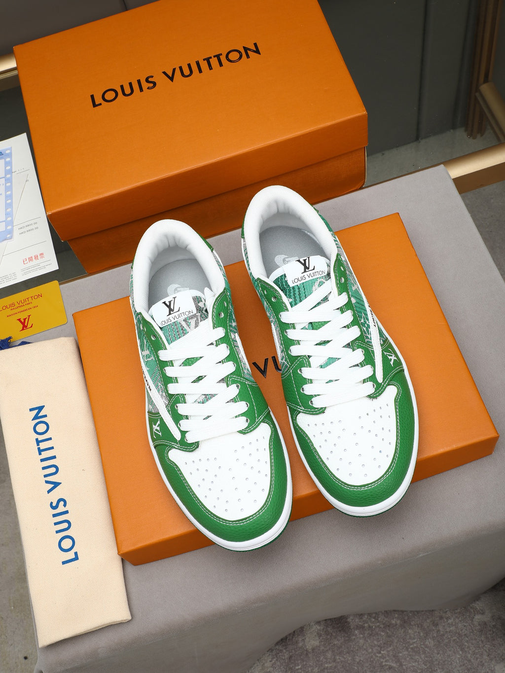 PP420 LV x Nike
