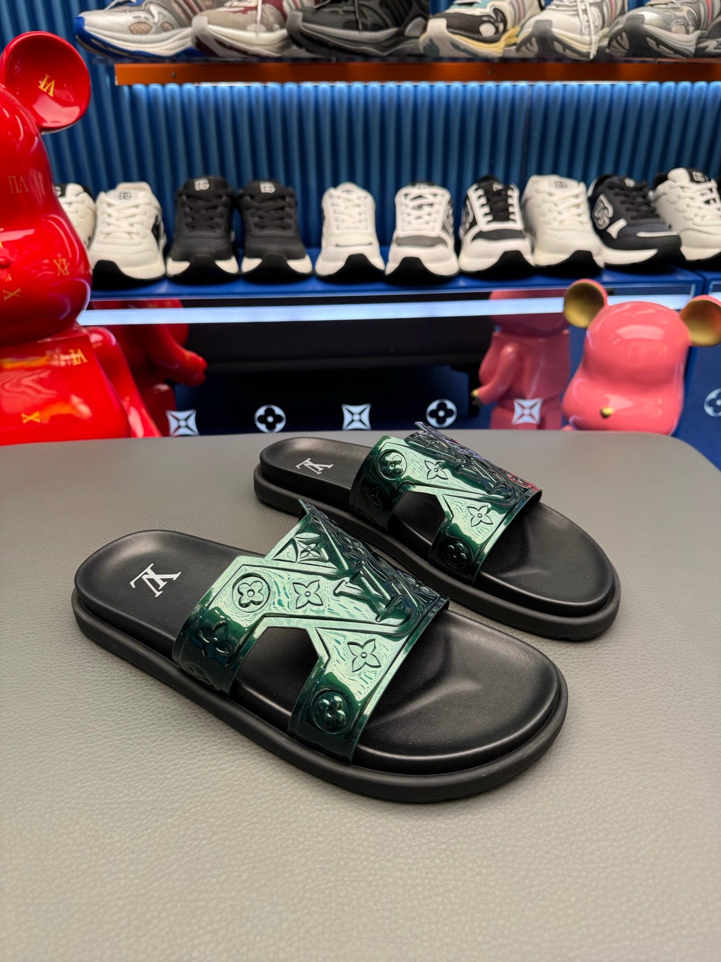 LV slides