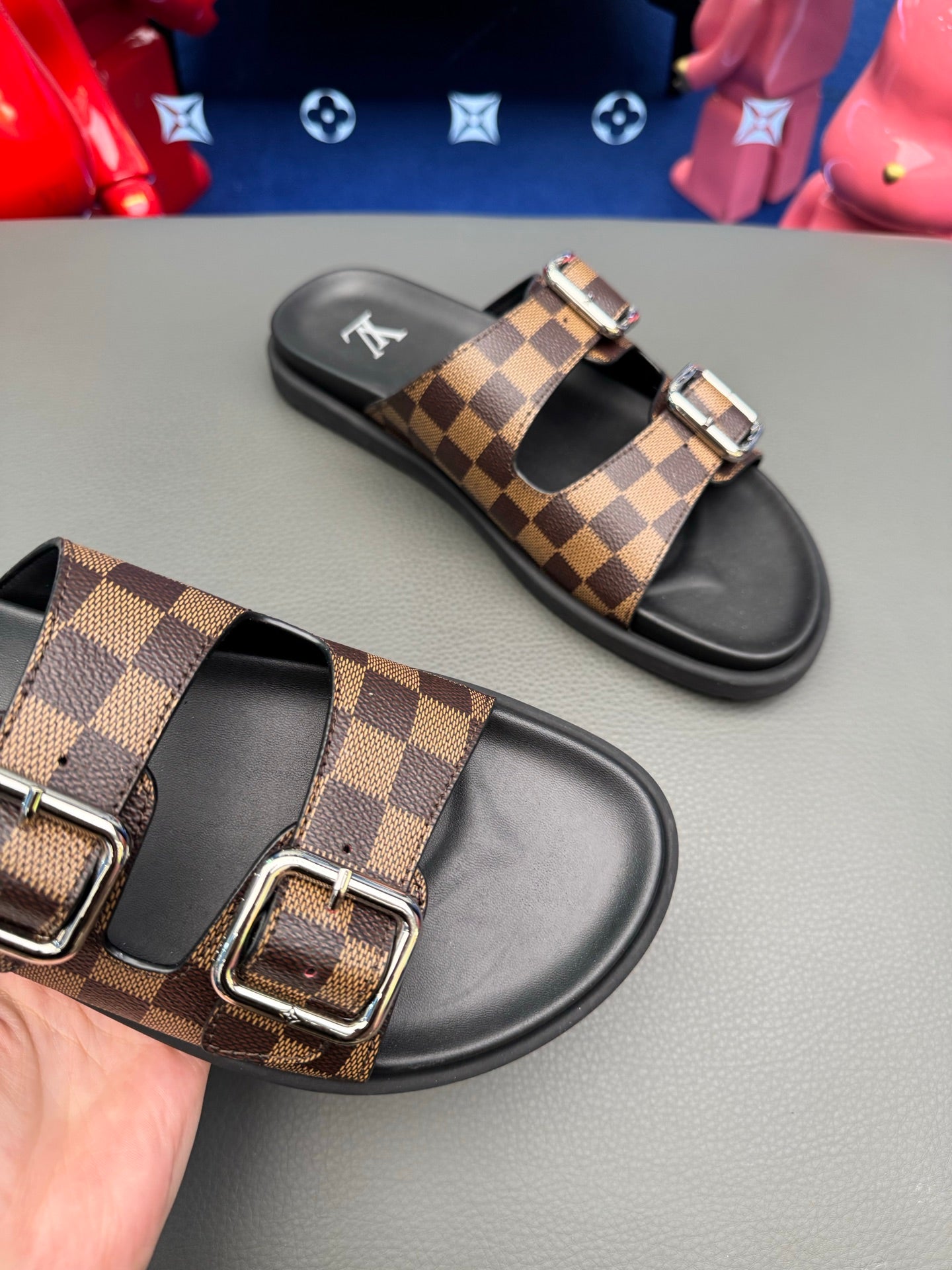 LV slides