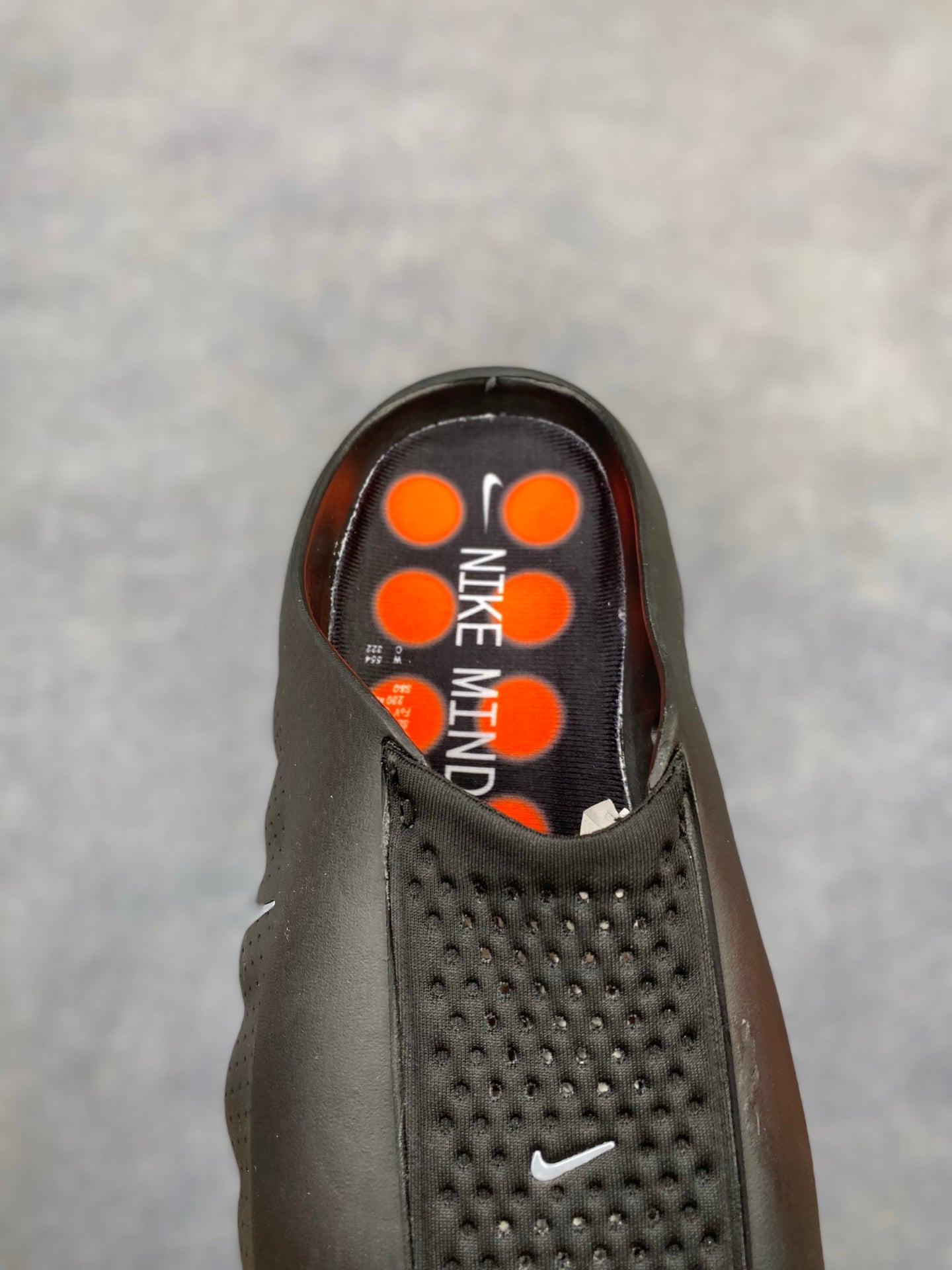 Nike Mind 001