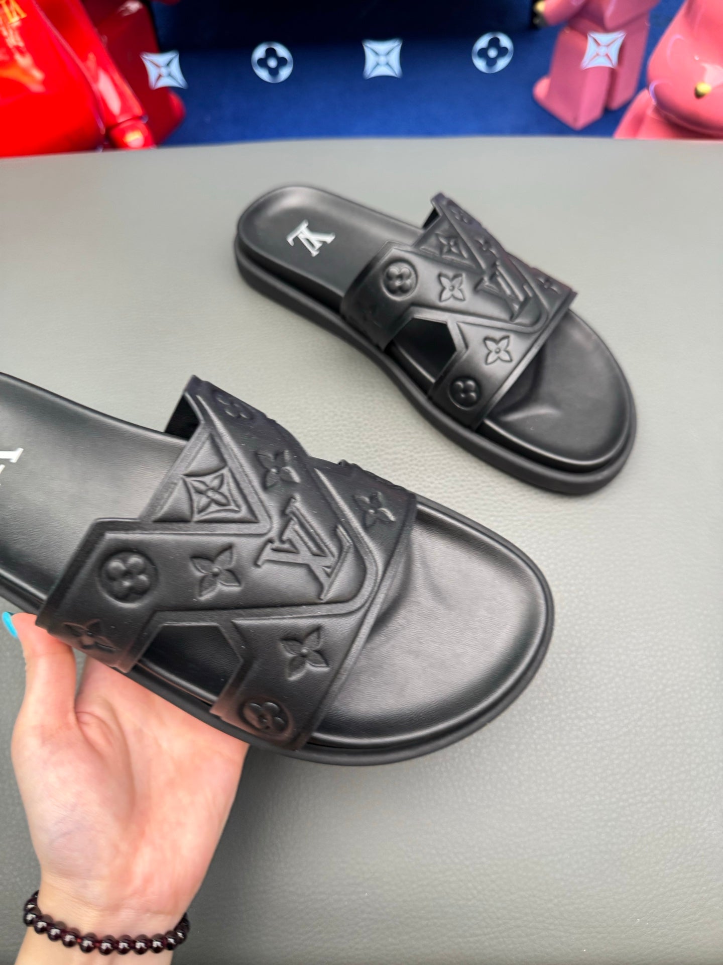 LV slides