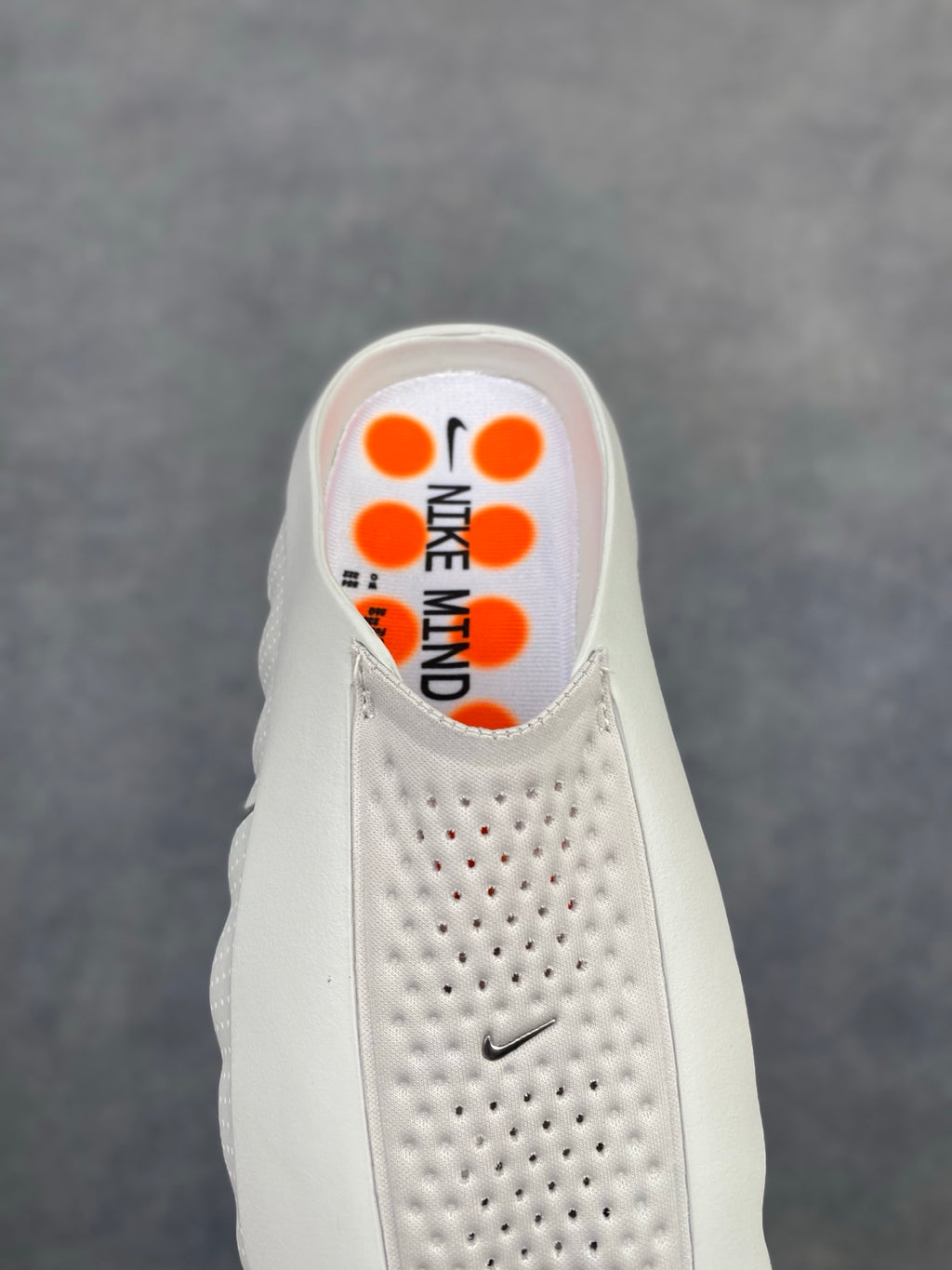Nike Mind 001