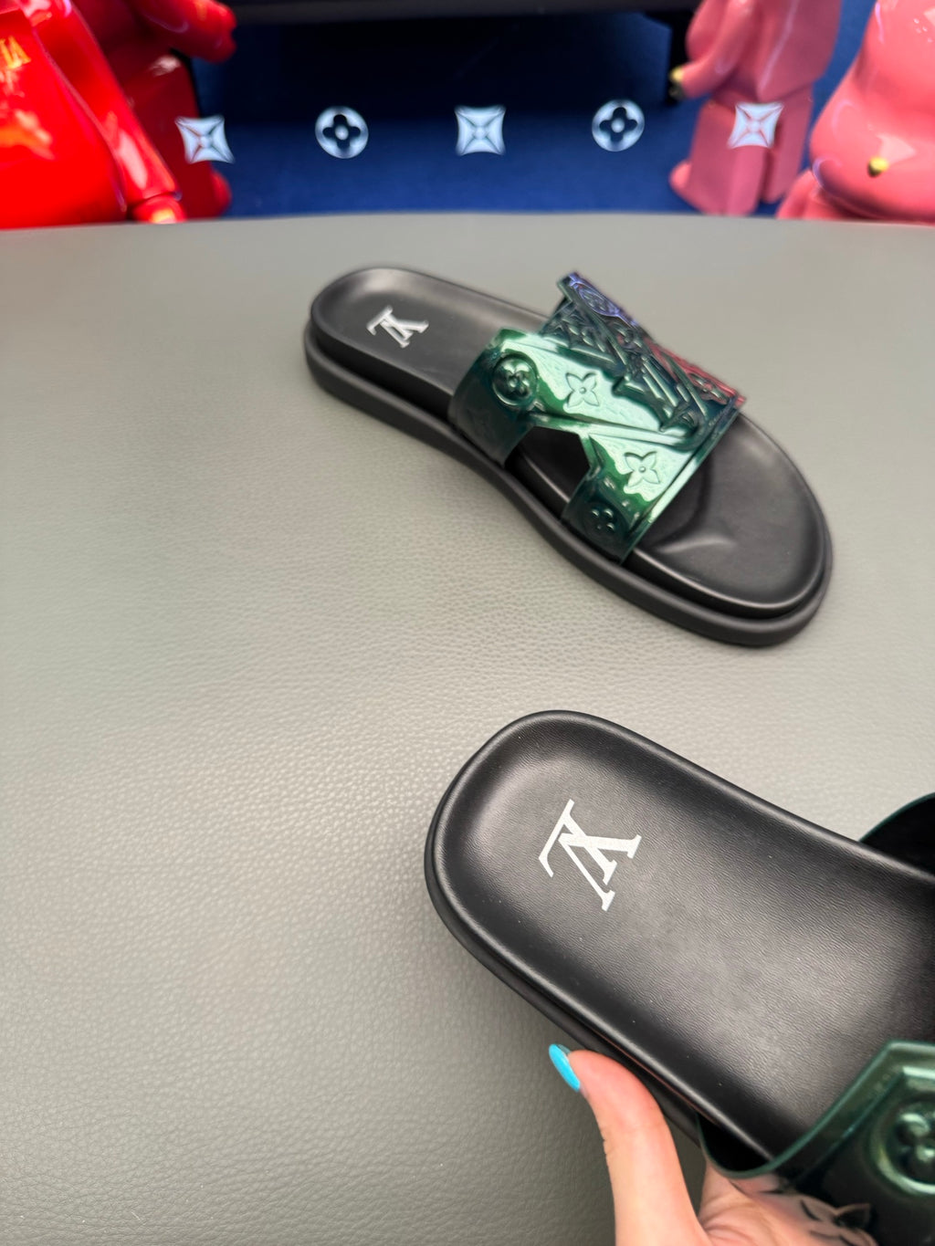 LV slides