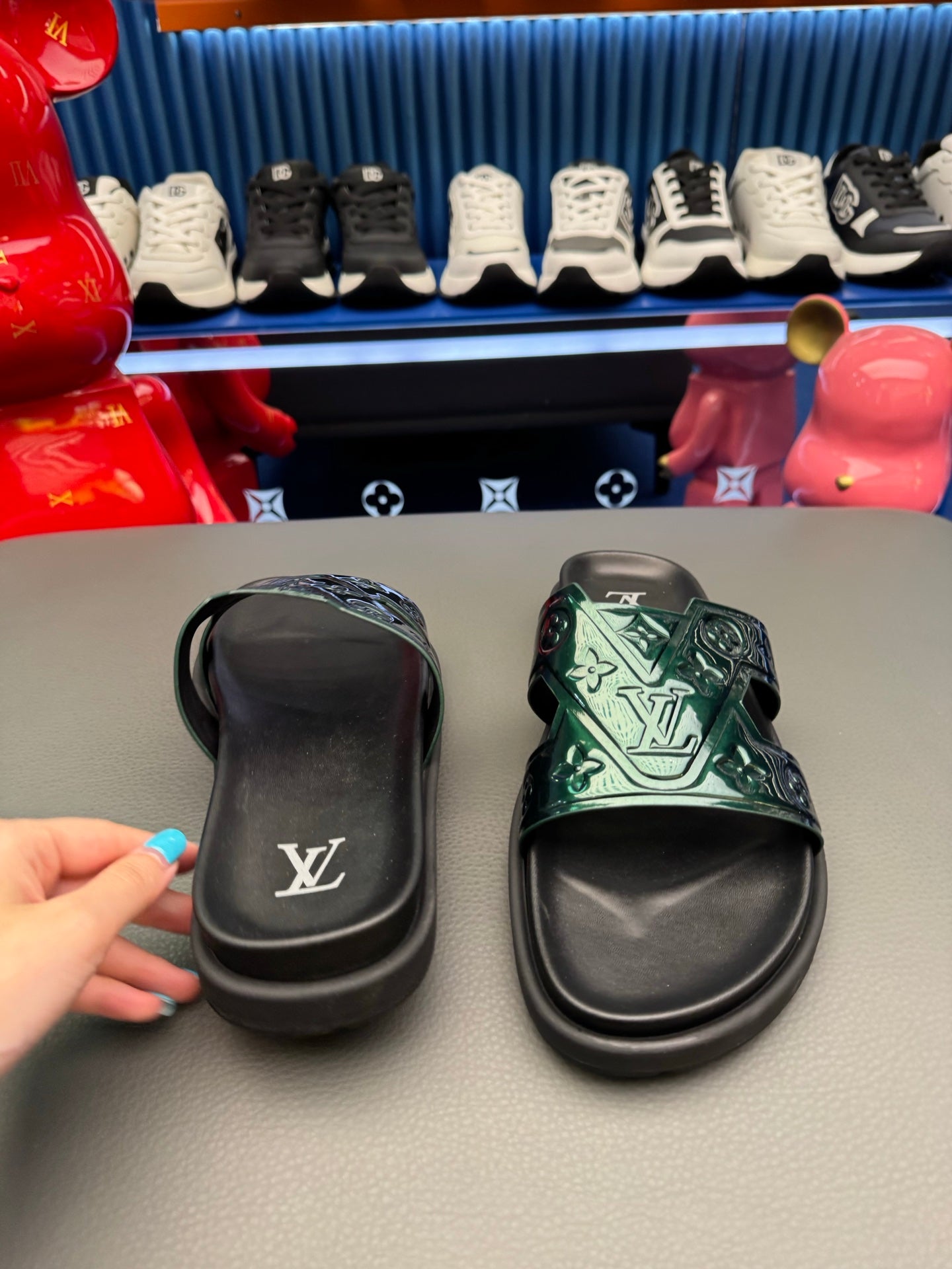 LV slides
