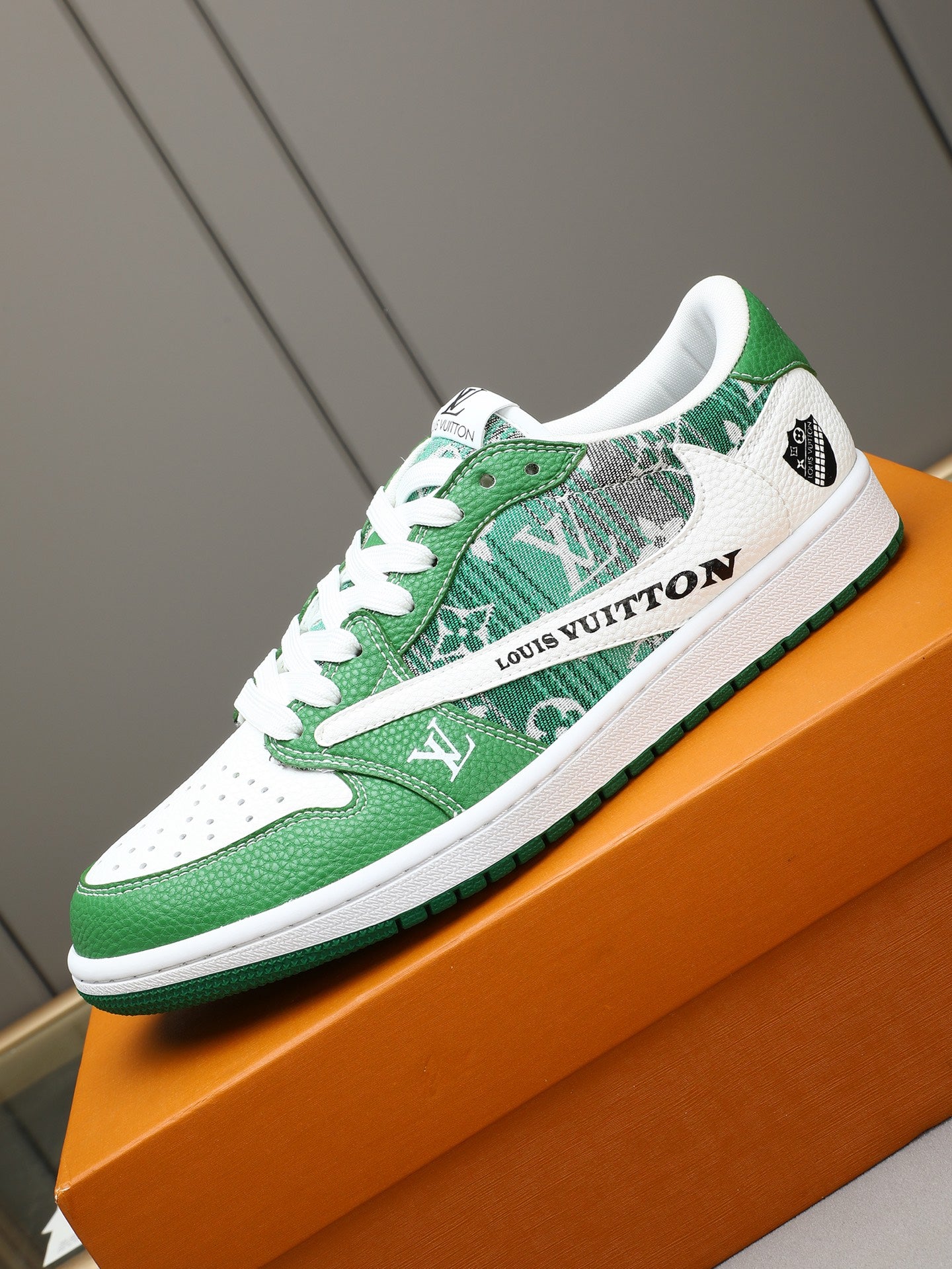 PP420 LV x Nike